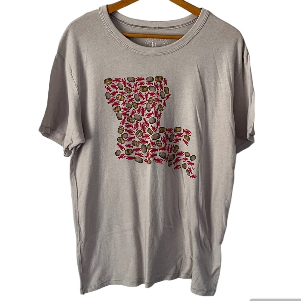 Breck & Vale Crawfish Boil Louisiana Light Tan Cream Tee Size Large
